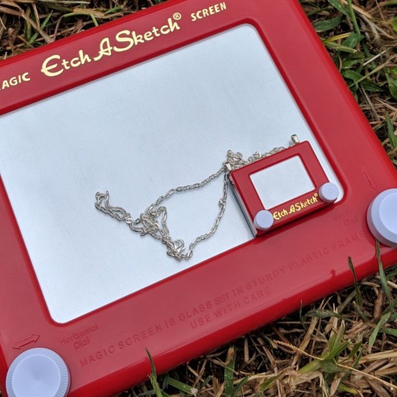 Mini Etch A Sketch necklace - Picture 3 of 4